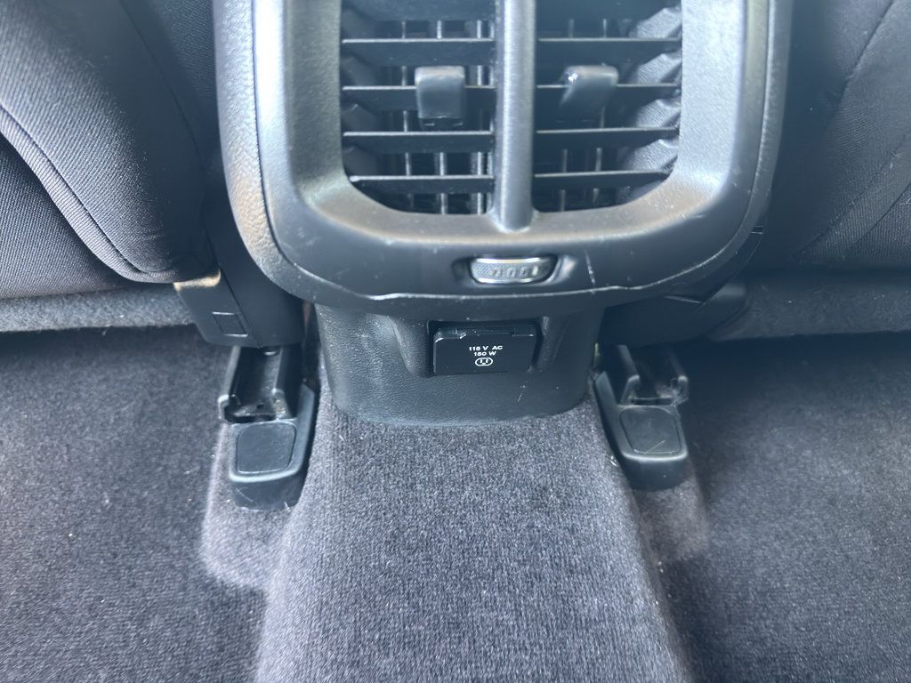 Used 2017 Jeep Cherokee Latitude FWD image 16