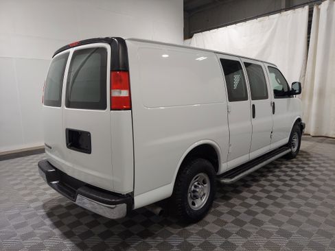 Used 2024 Chevrolet Express 2500 w/ Driver Convenience Package RWD image 3