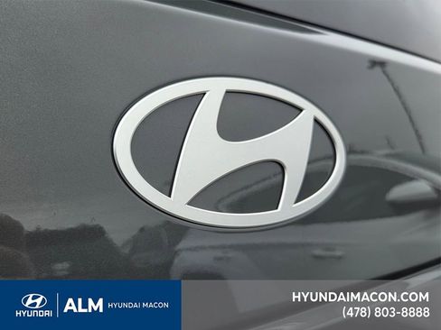 New 2026 Hyundai Santa Fe SE image 9