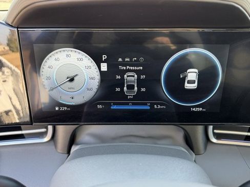 Used 2025 Hyundai Elantra SEL image 16