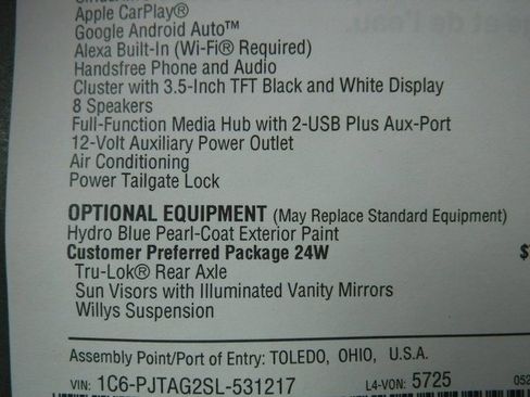 New 2025 Jeep Gladiator Willys image 40