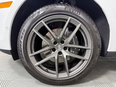 Certified 2026 Porsche Macan Turbo AWD/4WD image 11