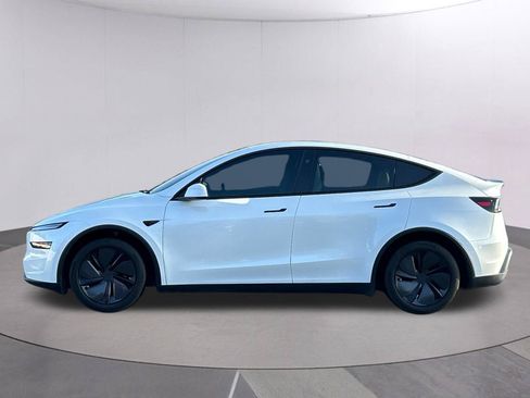 Used 2026 Tesla Model Y AWD image 2