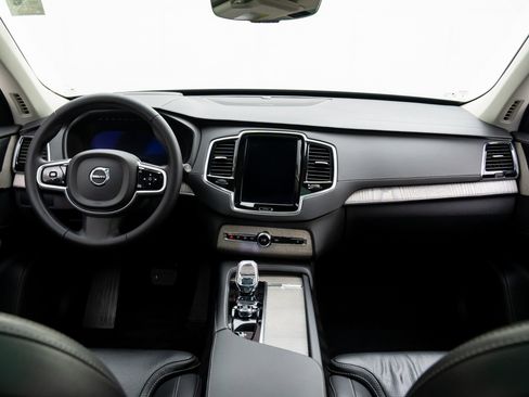 Used 2023 Volvo XC90 B6 Ultimate w/ Protection Package Premier image 9