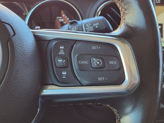 Used 2022 Jeep Wrangler Unlimited Sahara AWD/4WD image 12