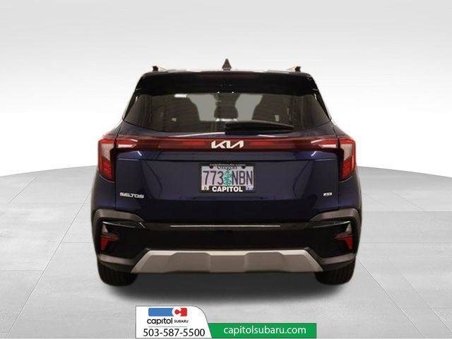 Used 2024 Kia Seltos EX AWD/4WD image 3
