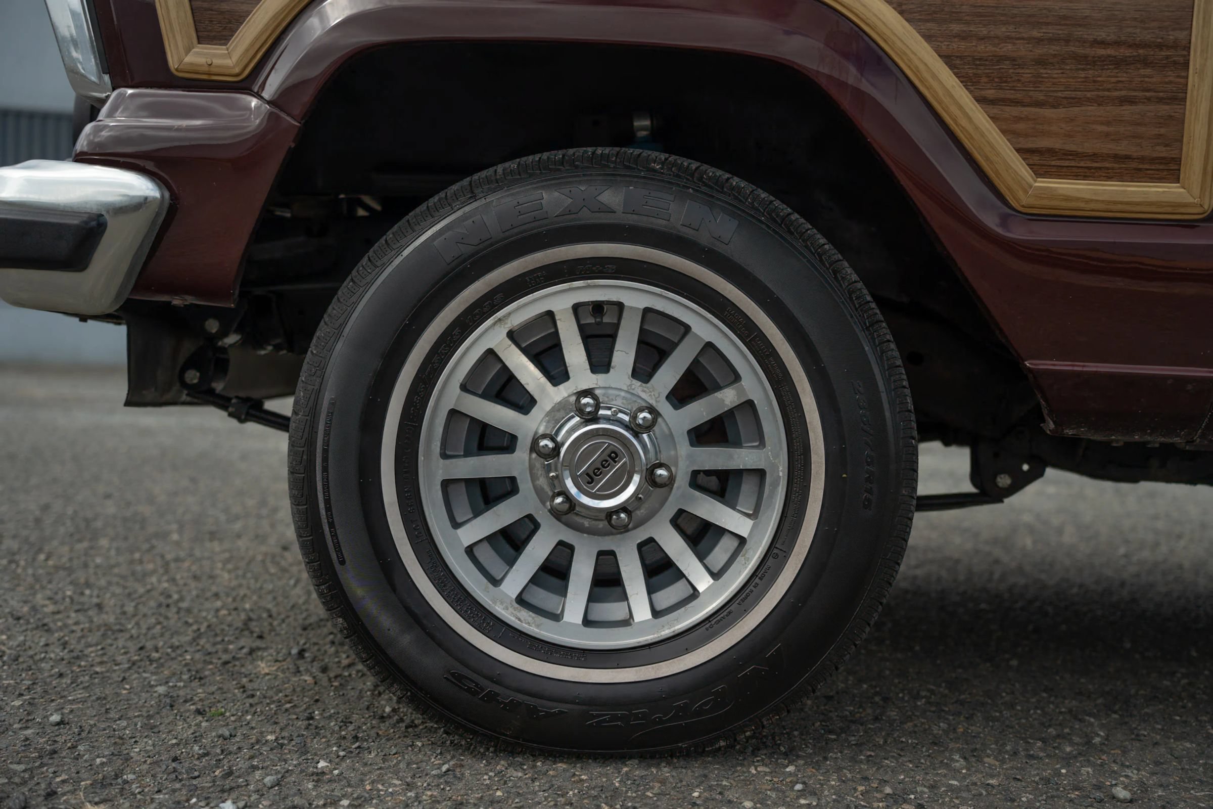 Used 1987 Jeep Grand Wagoneer AWD/4WD image 18