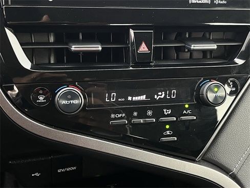 Used 2022 Toyota Camry XSE image 20