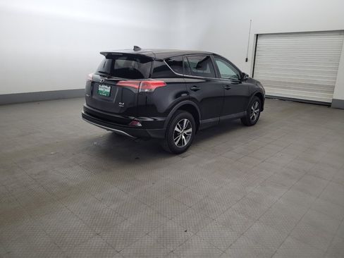 Used 2018 Toyota RAV4 XLE AWD/4WD image 9