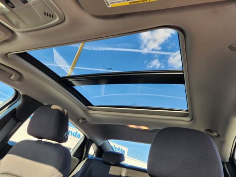 Used 2023 Chevrolet Malibu LT image 15