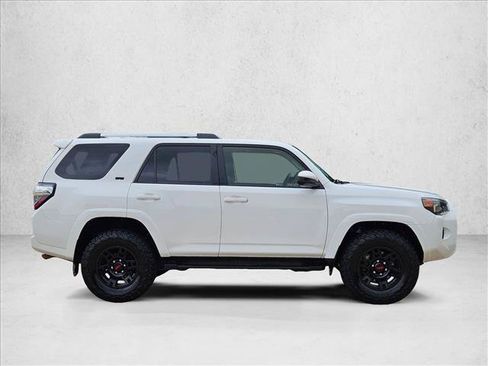 Used 2019 Toyota 4Runner SR5 AWD/4WD image 4
