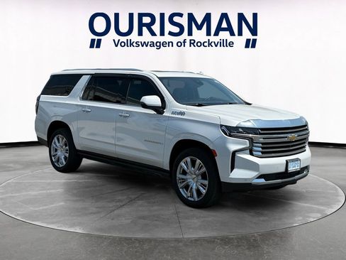 Used 2024 Chevrolet Suburban High Country w/ Premium Package AWD/4WD image 1