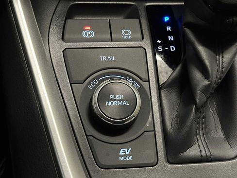 Certified 2025 Toyota RAV4 XLE image 17