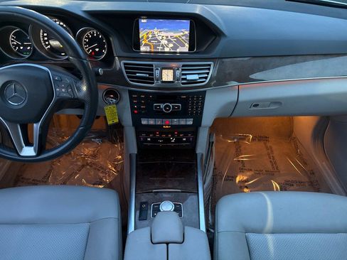 Used 2014 Mercedes-Benz E 350 4MATIC Sedan image 23
