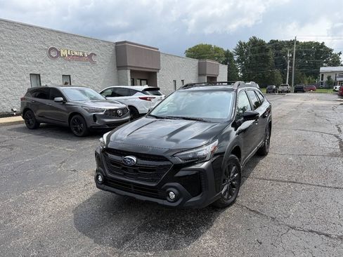 Used 2025 Subaru Outback Onyx Edition w/ Popular Package #2 AWD/4WD image 1