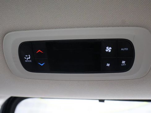 Used 2023 Chrysler Pacifica Touring-L FWD image 50