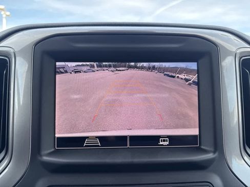Used 2022 Chevrolet Silverado 1500 Custom AWD/4WD image 17
