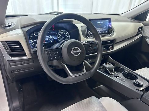 Used 2023 Nissan Rogue SV AWD/4WD image 2