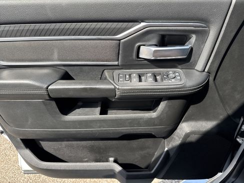 Certified 2025 RAM 2500 Big Horn AWD/4WD image 9