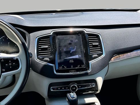 Used 2018 Volvo XC90 T5 Momentum w/ Convenience Package FWD image 7
