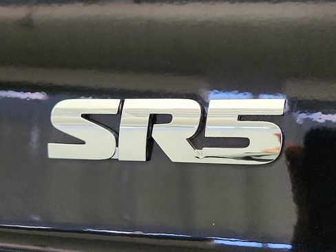 Used 2021 Toyota Tundra SR5 AWD/4WD image 32