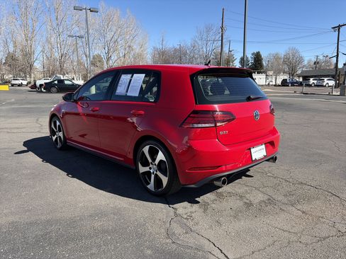 Used 2018 Volkswagen Golf 4-Door image 7