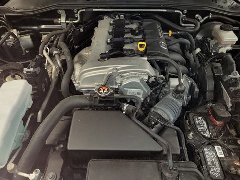 Used 2016 MAZDA MX-5 Miata Club image 30