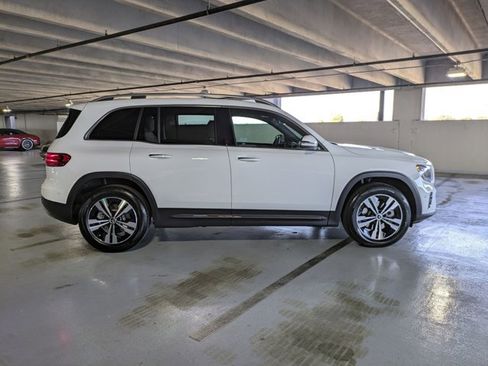 New 2025 Mercedes-Benz GLB 250 4MATIC image 4