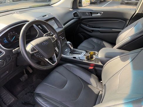 Used 2016 Ford Edge Titanium w/ Equipment Group 302A AWD/4WD image 13