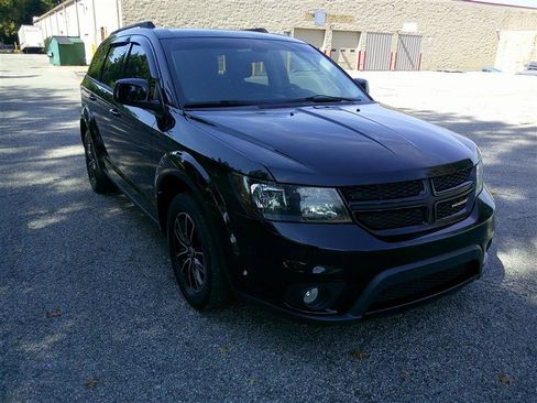 Used 2019 Dodge Journey SE w/ Connectivity Group FWD image 7