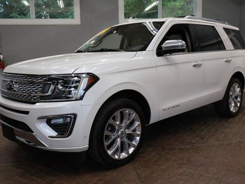 Used 2018 Ford Expedition Platinum AWD/4WD image 3