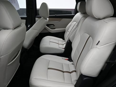 Used 2024 MAZDA CX-90 Plug-In Hybrid w/ Premium Plus image 28