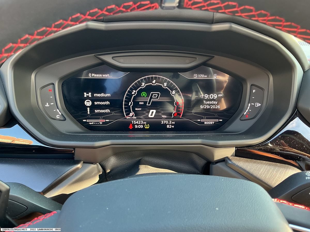 Used 2022 Lamborghini Urus AWD/4WD image 12