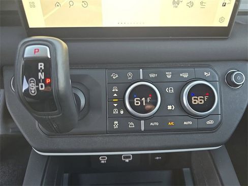 Used 2024 Land Rover Defender 130 S image 25