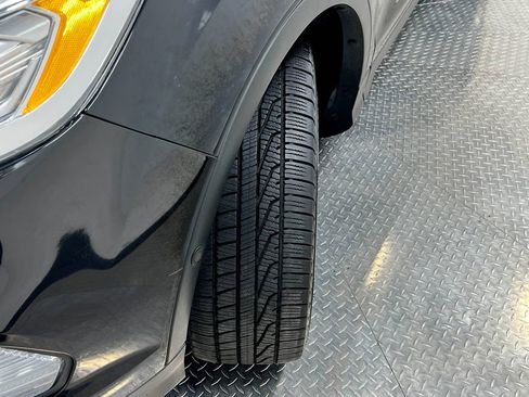 Used 2018 Ford Escape Titanium w/ Ford Safe & Smart Package image 37