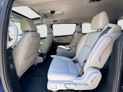 Used 2023 Honda Odyssey Touring image 25