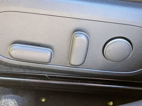 Certified 2025 Hyundai Kona SEL FWD image 20