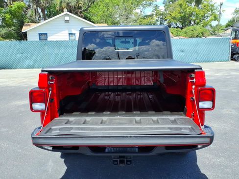 Used 2022 Jeep Gladiator Sport AWD/4WD image 18