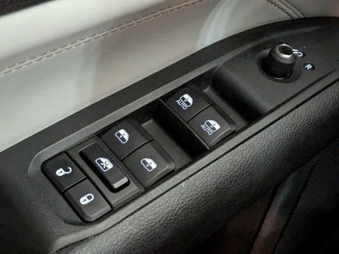 Used 2023 Jeep Compass Limited AWD/4WD image 22