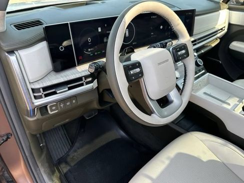 Used 2025 Hyundai Santa Fe Calligraphy AWD/4WD image 24