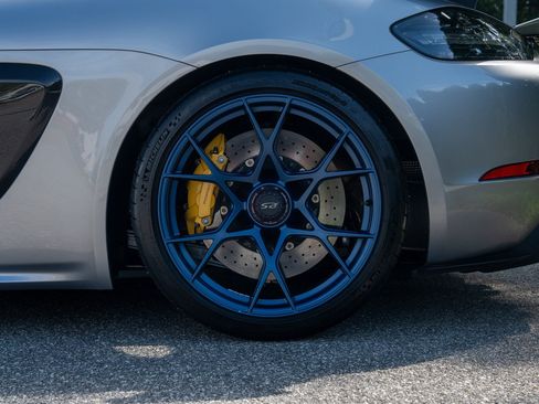 Certified 2024 Porsche 718 Cayman GT4 RS RWD image 12