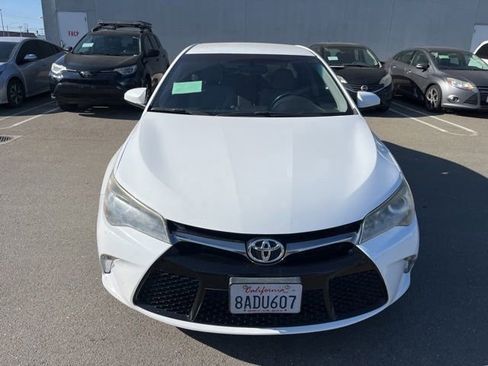 Used 2017 Toyota Camry SE FWD image 2