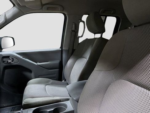 Used 2019 Nissan Frontier SV image 21