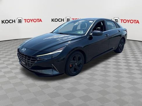 Used 2021 Hyundai Elantra Limited FWD image 3