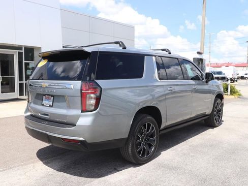 Used 2024 Chevrolet Suburban Premier AWD/4WD image 17