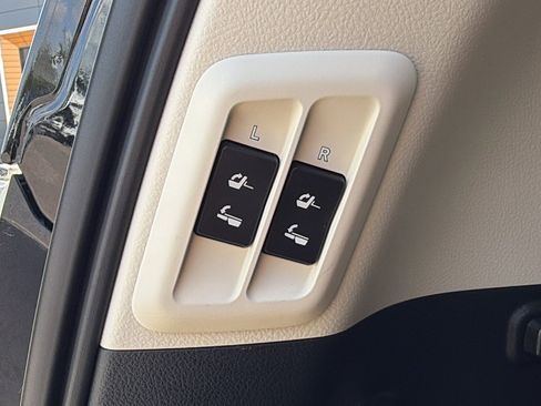 Used 2023 Lexus GX 460 Premium w/ Premium Plus Package AWD/4WD image 19