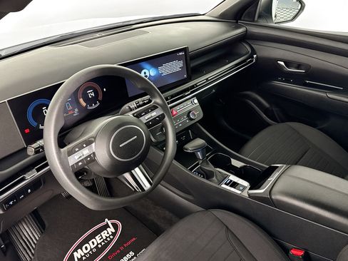 Used 2025 Hyundai Santa Cruz SE image 5