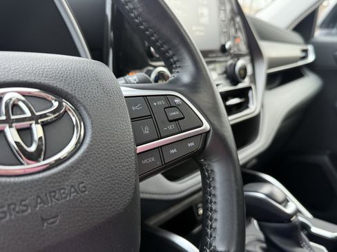 Used 2022 Toyota Highlander XLE image 20