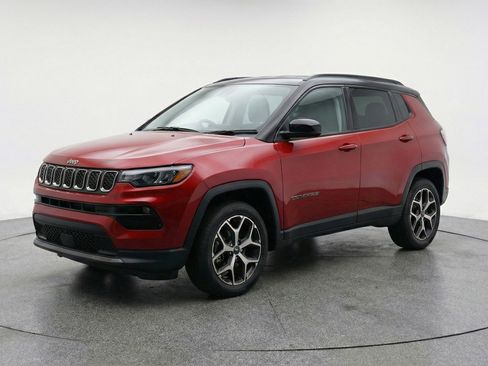 Used 2025 Jeep Compass Limited AWD/4WD image 3