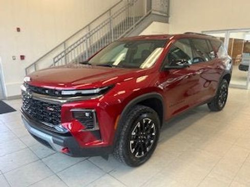 Used 2024 Chevrolet Traverse Z71 w/ LPO, Floor Liner Package image 2